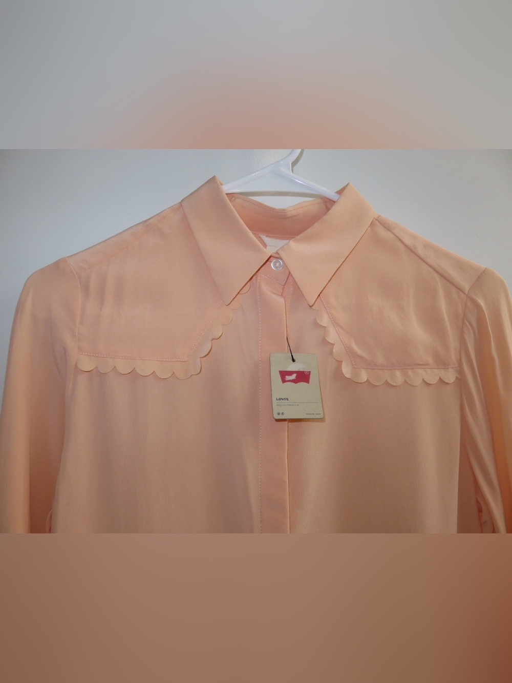 Levi's 100% Silk Collar Button-Down Top - Picture 10 of 11